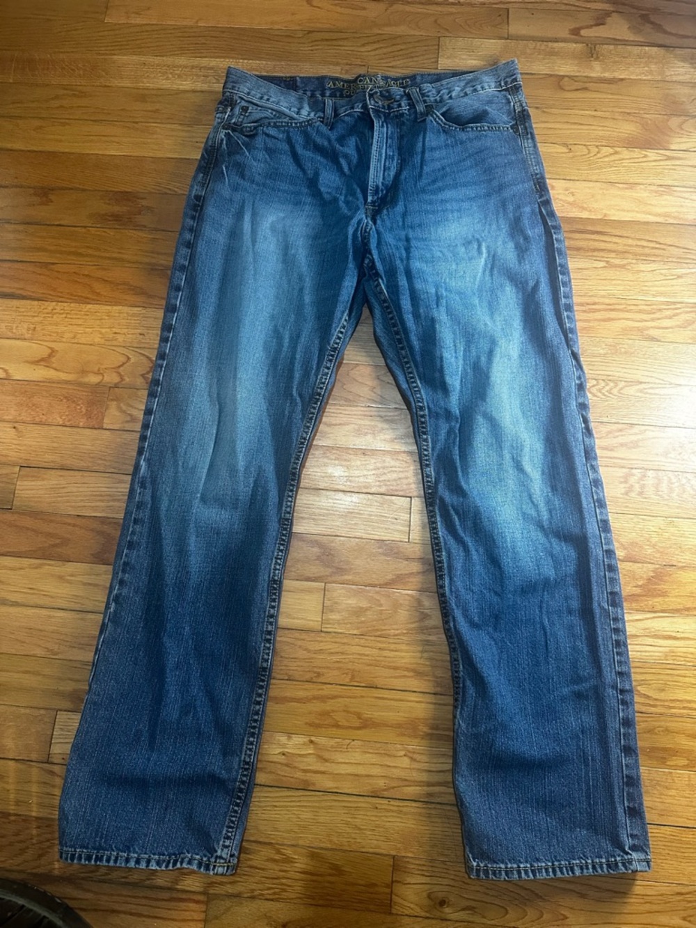 American Eagle Men’s Relaxed Straight Blue Jeans 33x32